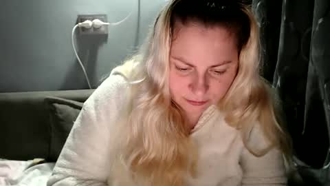 Snapshot of candycream74 chatting on October 10, 9:03 pm Laura online show from October 10, 9:03 pm