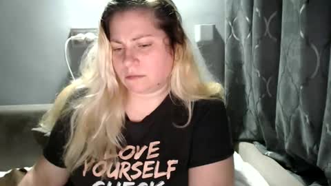 Snapshot of candycream74 chatting on October 14, 8:42 pm Laura online show from October 14, 8:42 pm