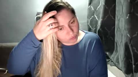 Snapshot of candycream74 chatting on October 25, 7:41 pm Laura online show from October 25, 7:41 pm