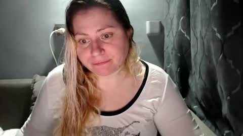 Snapshot of candycream74 chatting on November 1, 8:11 pm Laura online show from November 1, 8:11 pm