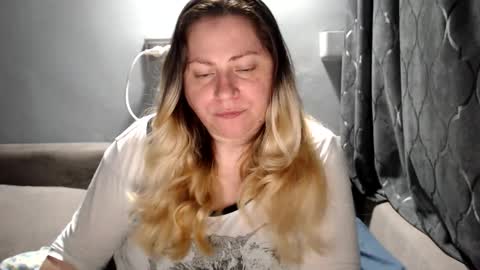Laura online show from May 26, 6:48 pm