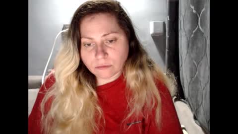 Laura online show from May 30, 9:34 pm