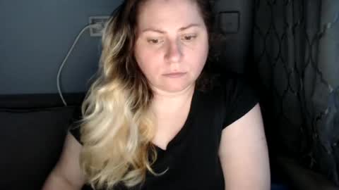 Laura online show from June 25, 4:44 pm