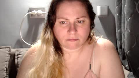Snapshot of candycream74 chatting on July 4, 11:11 pm Laura online show from July 4, 11:11 pm