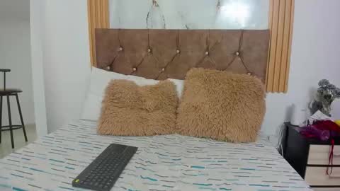 candyfox online show from February 14, 5:43 pm