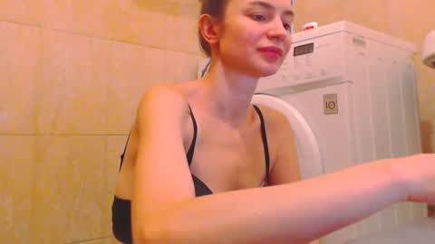 Snapshot of candyjesx chatting on January 6, 12:46 pm CANDYJESx online show from January 6, 12:46 pm