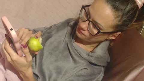 Snapshot of candylady13 chatting on November 8, 7:01 pm say meow and send tips online show from November 8, 7:01 pm