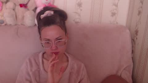 Snapshot of candylady13 chatting on May 4, 7:48 am say meow and send tips online show from May 4, 7:48 am