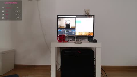 Snapshot of candyliciousss chatting on January 6, 9:41 am candyliciousss online show from January 6, 9:41 am