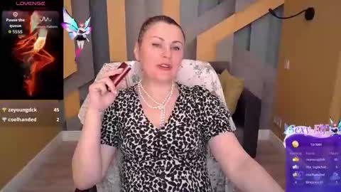 CandyLons online show from April 9, 6:30 am