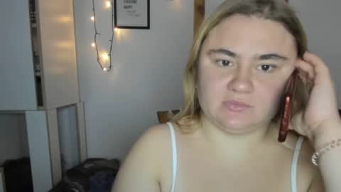 Snapshot of candymilas chatting on December 13, 7:10 pm candymilas online show from December 13, 7:10 pm