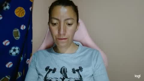 Snapshot of candymilfff chatting on May 9, 4:17 am candymilfff online show from May 9, 4:17 am
