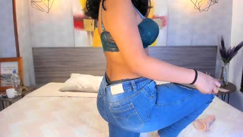 Candys Victoria online show from February 6, 5:03 am