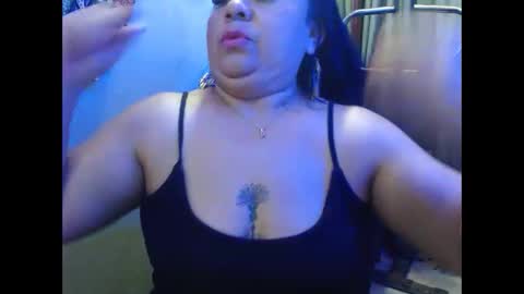 Snapshot of canelacollins chatting on April 19, 2:22 am CanelaCollins online show from April 19, 2:22 am