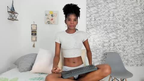 Canhela online show from October 26, 1:28 pm