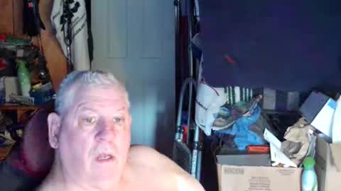 Snapshot of canoelicker69 chatting on September 20, 12:39 pm canoelicker69 online show from September 20, 12:39 pm