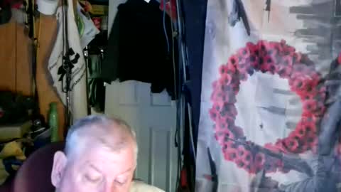 canoelicker69 online show from April 14, 11:38 am