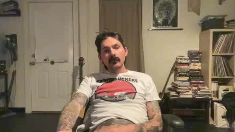 Snapshot of cantleavethehouse chatting on December 15, 11:20 pm cantleavethehouse online show from December 15, 11:20 pm