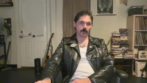 Snapshot of cantleavethehouse chatting on January 1, 3:13 am cantleavethehouse online show from January 1, 3:13 am