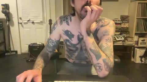 Snapshot of cantleavethehouse chatting on January 17, 9:17 am cantleavethehouse online show from January 17, 9:17 am