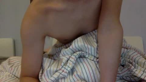 contrast moe online show from January 25, 2:26 am