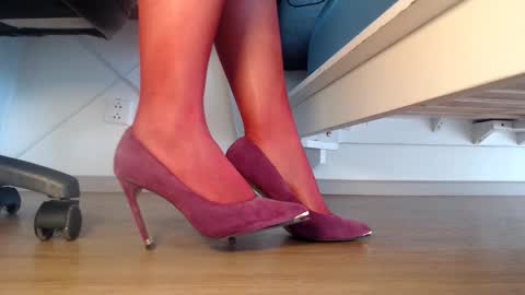 Snapshot of caolau chatting on September 24, 2:04 am Miss Di online show from September 24, 2:04 am