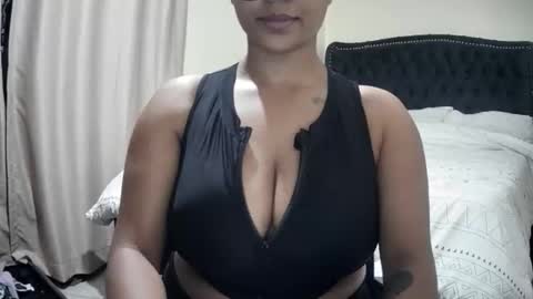 Luna likes cappuccino online show from October 15, 7:03 pm