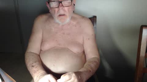 Snapshot of capt5105 chatting on February 17, 11:55 am capt5105 online show from February 17, 11:55 am