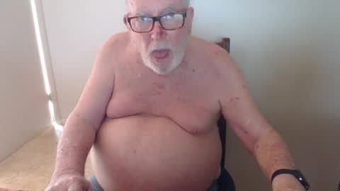 Snapshot of capt5105 chatting on February 24, 2:51 am capt5105 online show from February 24, 2:51 am