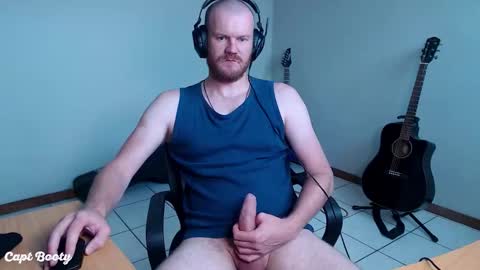 Snapshot of capt_booty chatting on November 7, 10:37 am capt_booty online show from November 7, 10:37 am