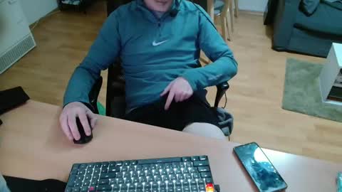 Snapshot of captainleviaot chatting on December 6, 6:06 pm Kasper online show from December 6, 6:06 pm