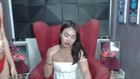 Snapshot of captivatingyumi chatting on February 1, 5:18 am Yumi Aera online show from February 1, 5:18 am