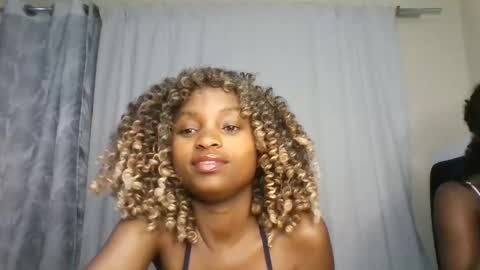 Snapshot of carababey chatting on February 1, 1:15 am carababey online show from February 1, 1:15 am