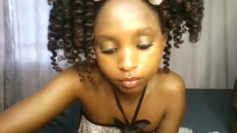 Snapshot of carababey chatting on March 9, 2:21 pm carababey online show from March 9, 2:21 pm