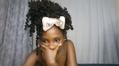 Snapshot of carababey chatting on March 25, 12:16 am carababey online show from March 25, 12:16 am