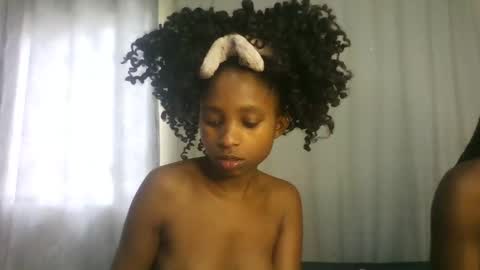 Snapshot of carababey chatting on April 6, 8:37 am carababey online show from April 6, 8:37 am