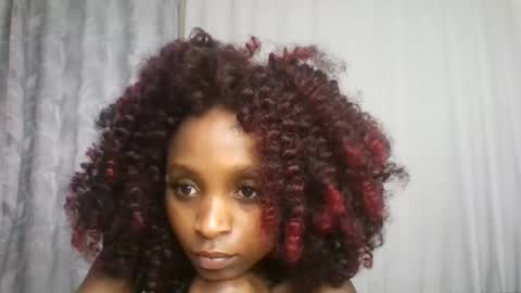 Snapshot of carababey chatting on April 21, 1:53 am carababey online show from April 21, 1:53 am