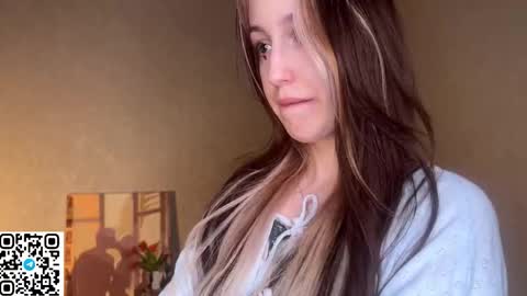 Snapshot of caramel_95 chatting on February 25, 6:39 pm caramel_95 online show from February 25, 6:39 pm