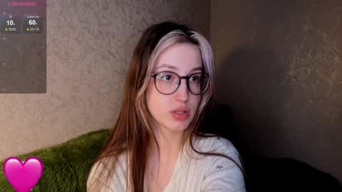 Snapshot of caramel_95 chatting on April 2, 6:27 pm caramel_95 online show from April 2, 6:27 pm