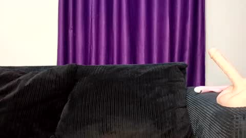 Snapshot of caramel_drip1 chatting on July 11, 9:16 pm caramel_drip1 online show from July 11, 9:16 pm