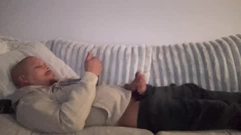 caramelizedzeus online show from November 19, 1:27 am