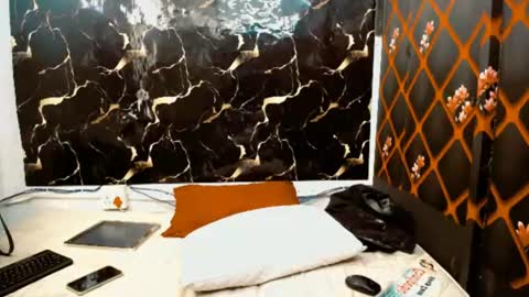 caramelminxx_ online show from July 3, 8:21 am