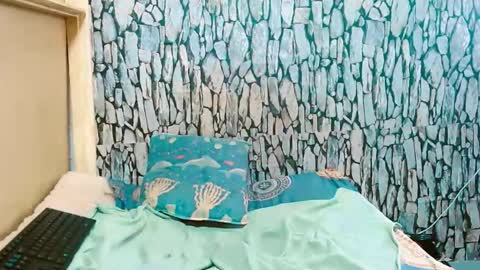 Snapshot of caramelminxxx1 chatting on February 13, 7:04 am caramelminxxx1 online show from February 13, 7:04 am