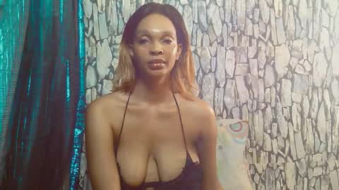 Snapshot of caramelminxxx1 chatting on April 13, 7:14 am caramelminxxx1 online show from April 13, 7:14 am