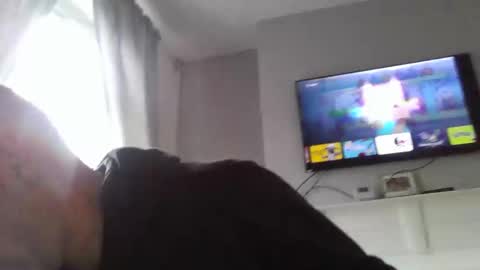 Snapshot of caravanboy2207 chatting on February 25, 2:27 pm caravanboy2207 online show from February 25, 2:27 pm