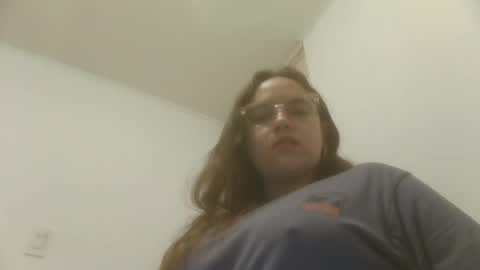 Snapshot of caravibugue chatting on December 8, 8:20 am caravibugue online show from December 8, 8:20 am