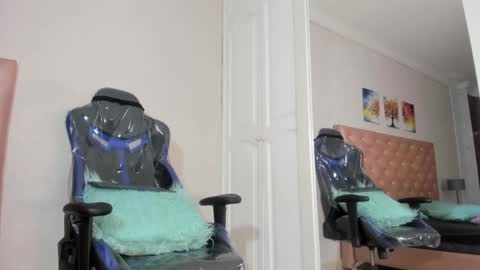 cardykambell online show from February 6, 7:02 am