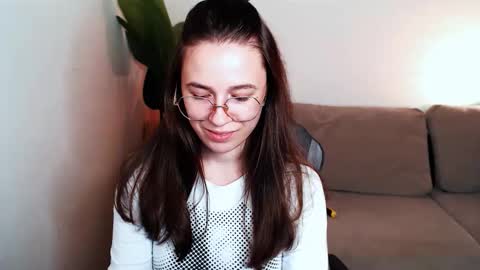 Mary online show from November 21, 3:22 pm