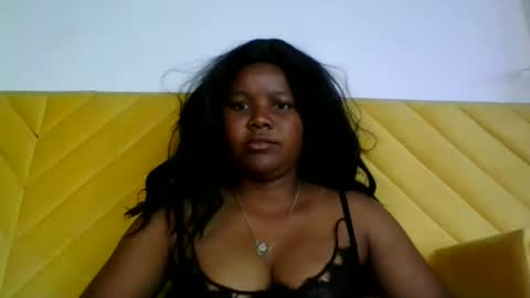 Snapshot of carene25 chatting on June 15, 2:14 am CARENE online show from June 15, 2:14 am