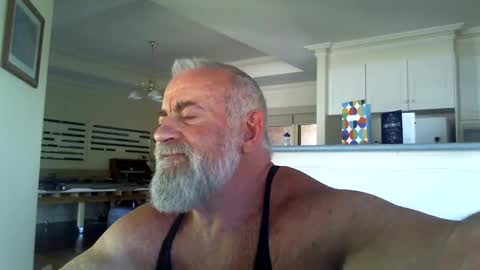 C A Rey online show from November 12, 2:34 am